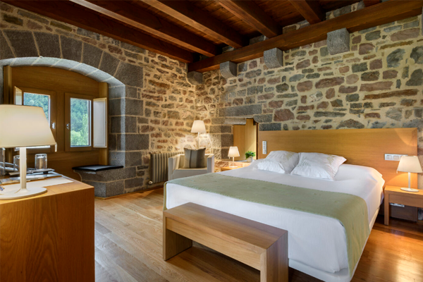 Hotel-torre-de-Uriz Hotel rural torre de Uriz en el pirineo navarro