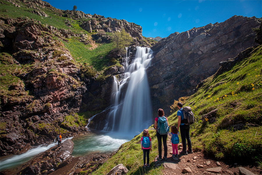 Valle del aragón con niños