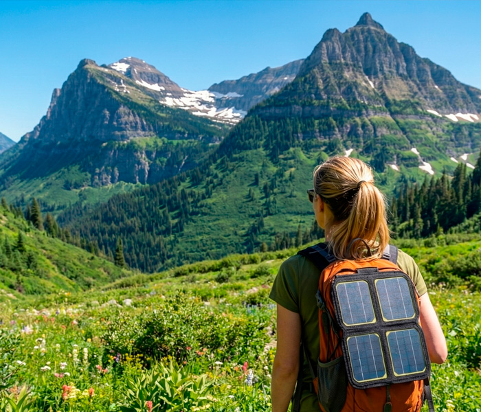Cargadores y baterias solares senderismo