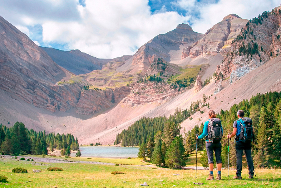 Ruta ibón de plan o basa de la Mora